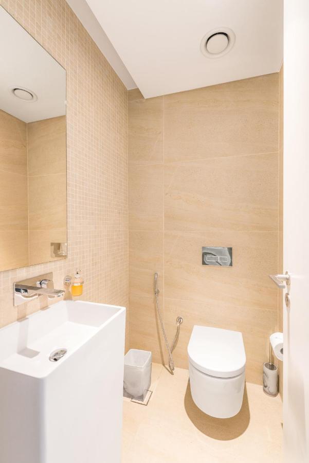 Luxury 2 Bedroom Beachfront Apt W Stunning Sea View Dubaj Exteriér fotografie